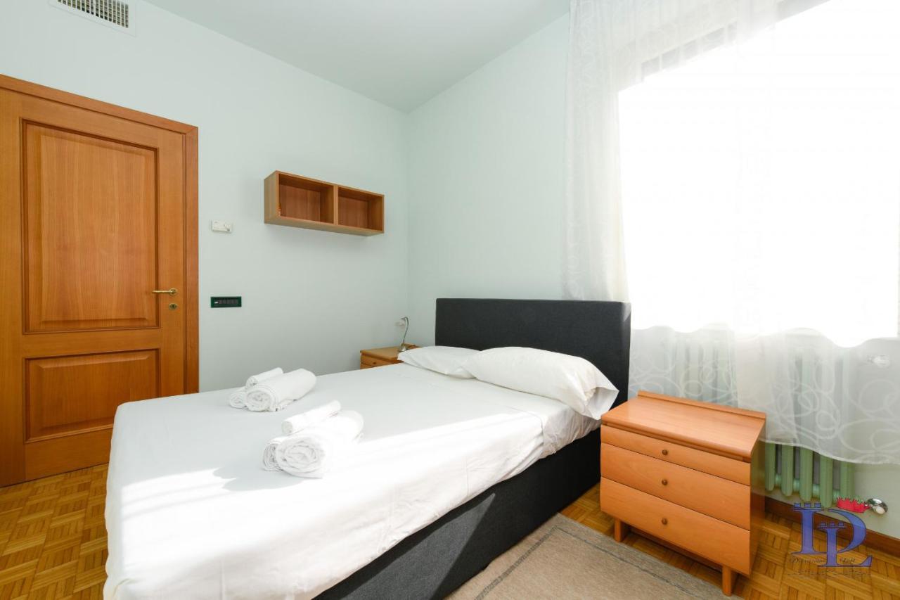 Desenzanoloft Official Partner Marriott Homes & Villas - Charming On The Lake Front Lake Desenzano del Garda Exterior foto
