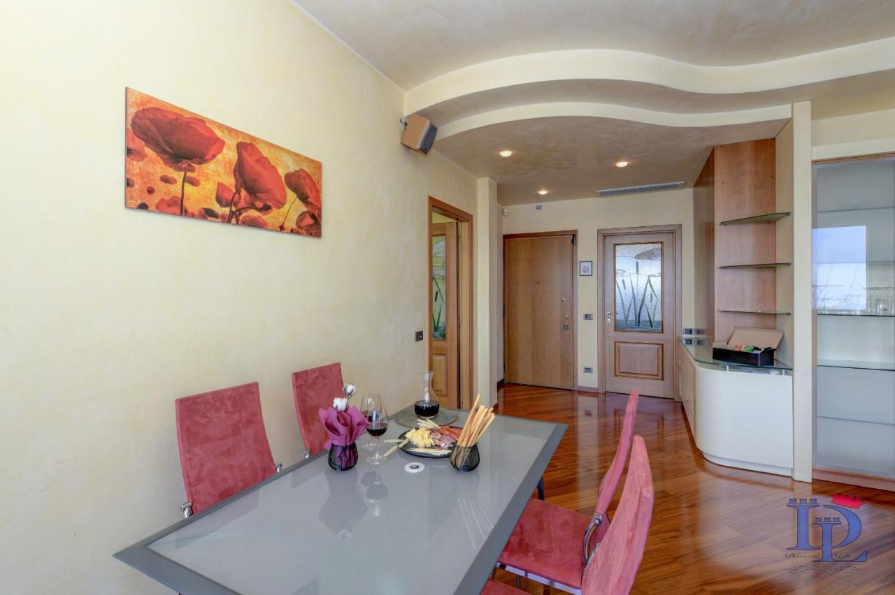 Desenzanoloft Official Partner Marriott Homes & Villas - Charming On The Lake Front Lake Desenzano del Garda Exterior foto