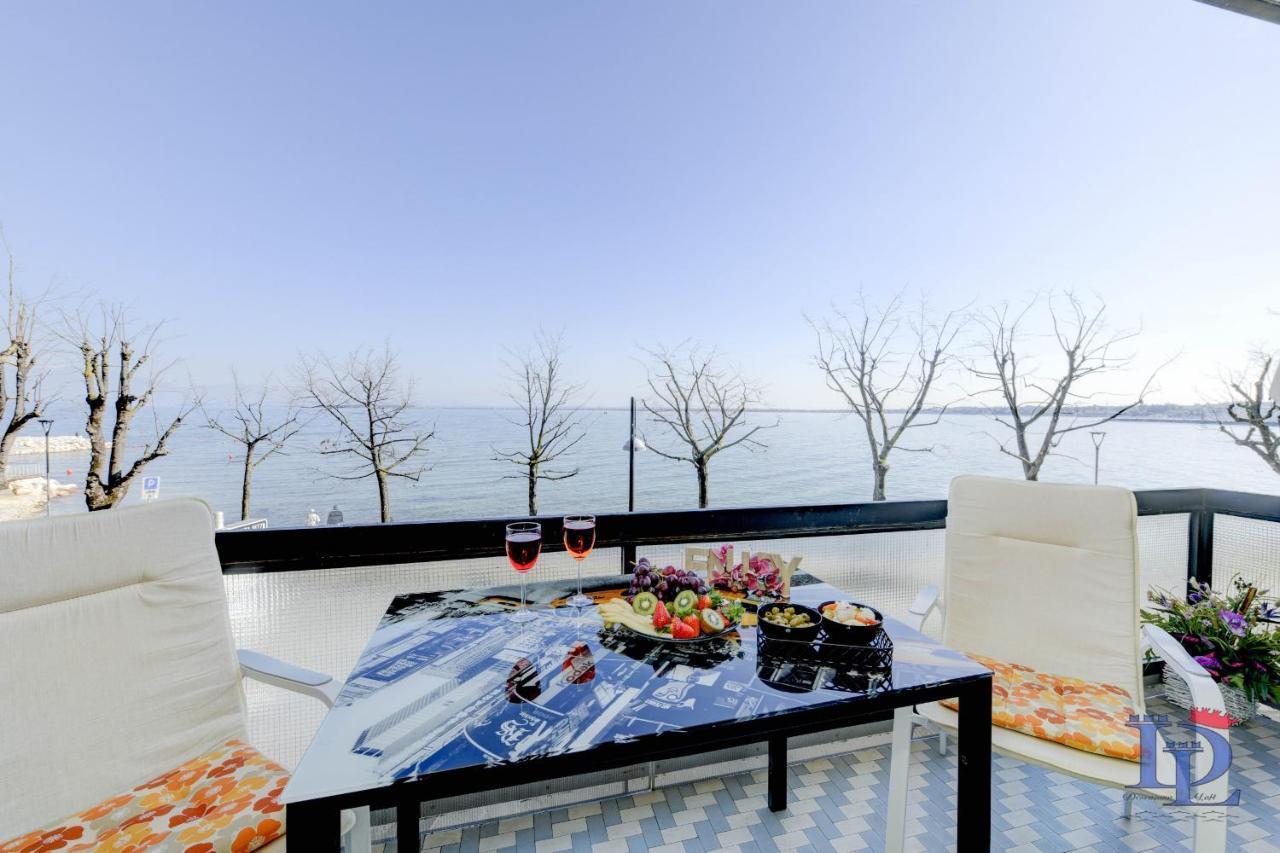 Desenzanoloft Official Partner Marriott Homes & Villas - Charming On The Lake Front Lake Desenzano del Garda Exterior foto