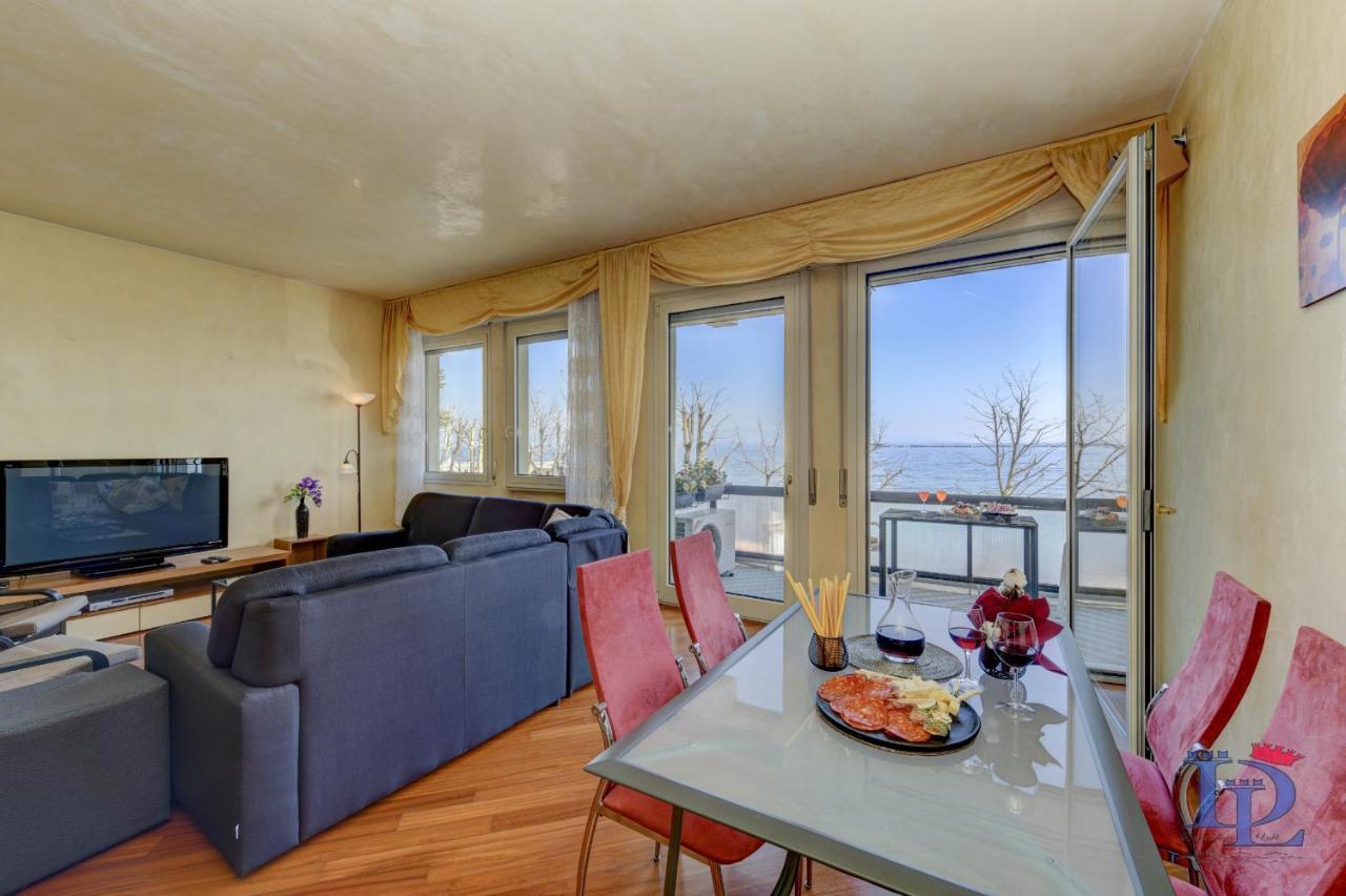 Desenzanoloft Official Partner Marriott Homes & Villas - Charming On The Lake Front Lake Desenzano del Garda Exterior foto